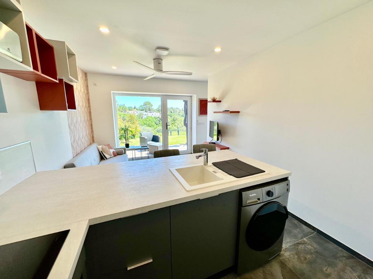 La Balma - 4 Appartements Avec Jardin En Maison Passive De Plain Pied A Frejus-Saint-Raphael エクステリア 写真